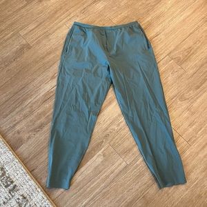 Lululemon Men’s License to Train Jogger